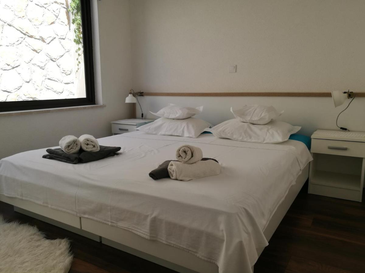 ילסה Apartments By The Sea Zavala, Hvar - 553 מראה חיצוני תמונה